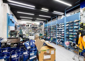 Dispensa di stoccaggio - Locale Commerciale via varrone
 
23, Pomezia - foto 4