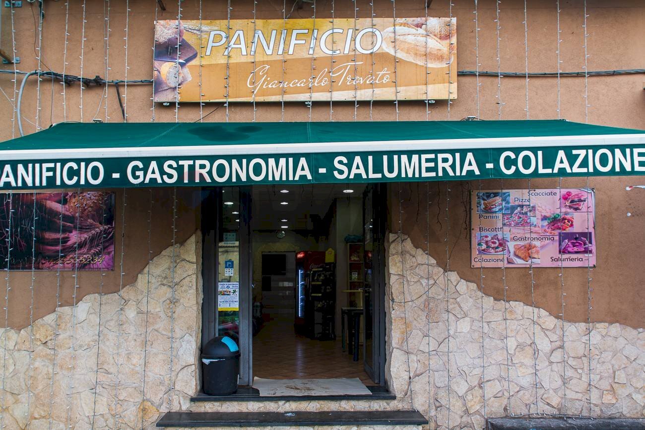 Edificio all\'aperto - Commercial Premises viale della regione
 
3, Catania - photo 2