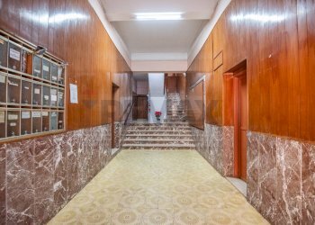 Ricezione / Lobby - Four-room apartment Via Sebastiano Scamporlino
 
6, Francofonte - photo 4