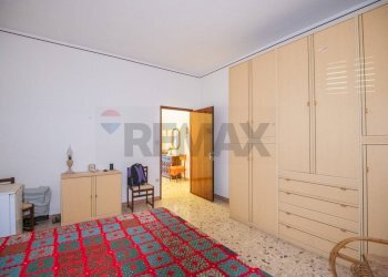 Camera / camera da letto - Four-room apartment Via Sebastiano Scamporlino
 
6, Francofonte - photo 12