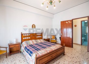 Camera / camera da letto - Four-room apartment Via Sebastiano Scamporlino
 
6, Francofonte - photo 16