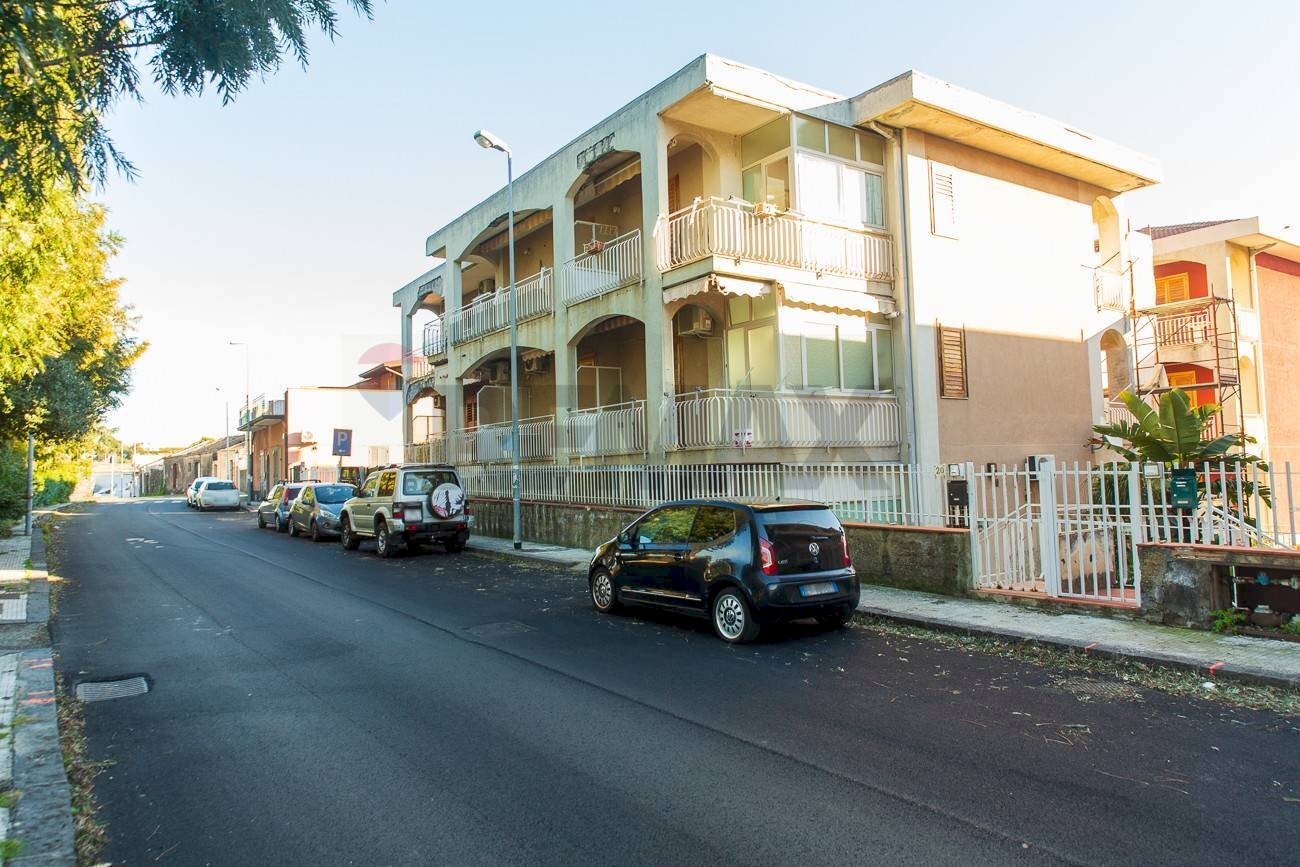 Edificio all\'aperto - Three-room apartment Via Fossa
 
22, Acireale - photo 1