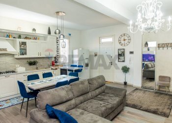 Sala da pranzo - Trilocale Via Fossa
 
22, Acireale - foto 6