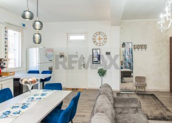 Sala da pranzo - Trilocale Via Fossa
 
22, Acireale - foto 8