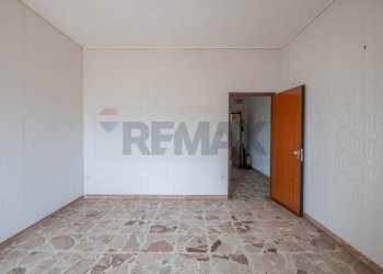 Stanza vuota - Four-room apartment Via Sebastiano Scamporlino
 
6, Francofonte - photo 9