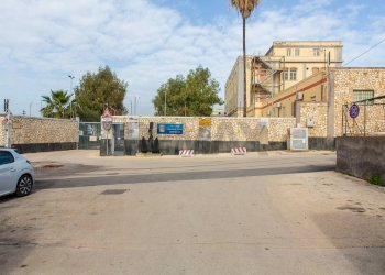 Edificio all\'aperto - Locale Commerciale VIA DEI CANTIERI, Augusta - foto 2