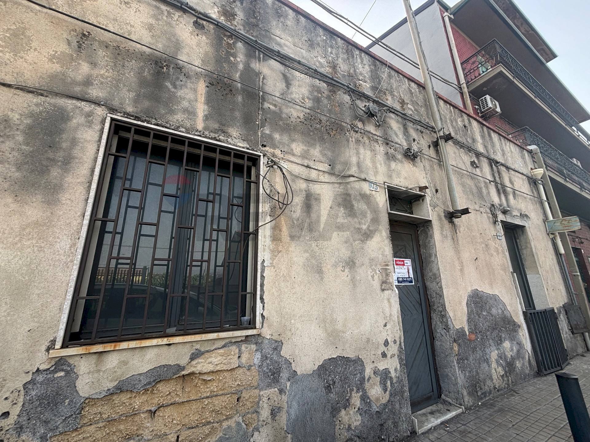 Edificio all\'aperto - Appartamento via nazionale
 
103, Belpasso - foto 2