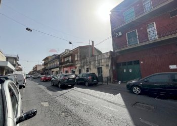 Edificio all\'aperto - Appartamento via nazionale
 
103, Belpasso - foto 1