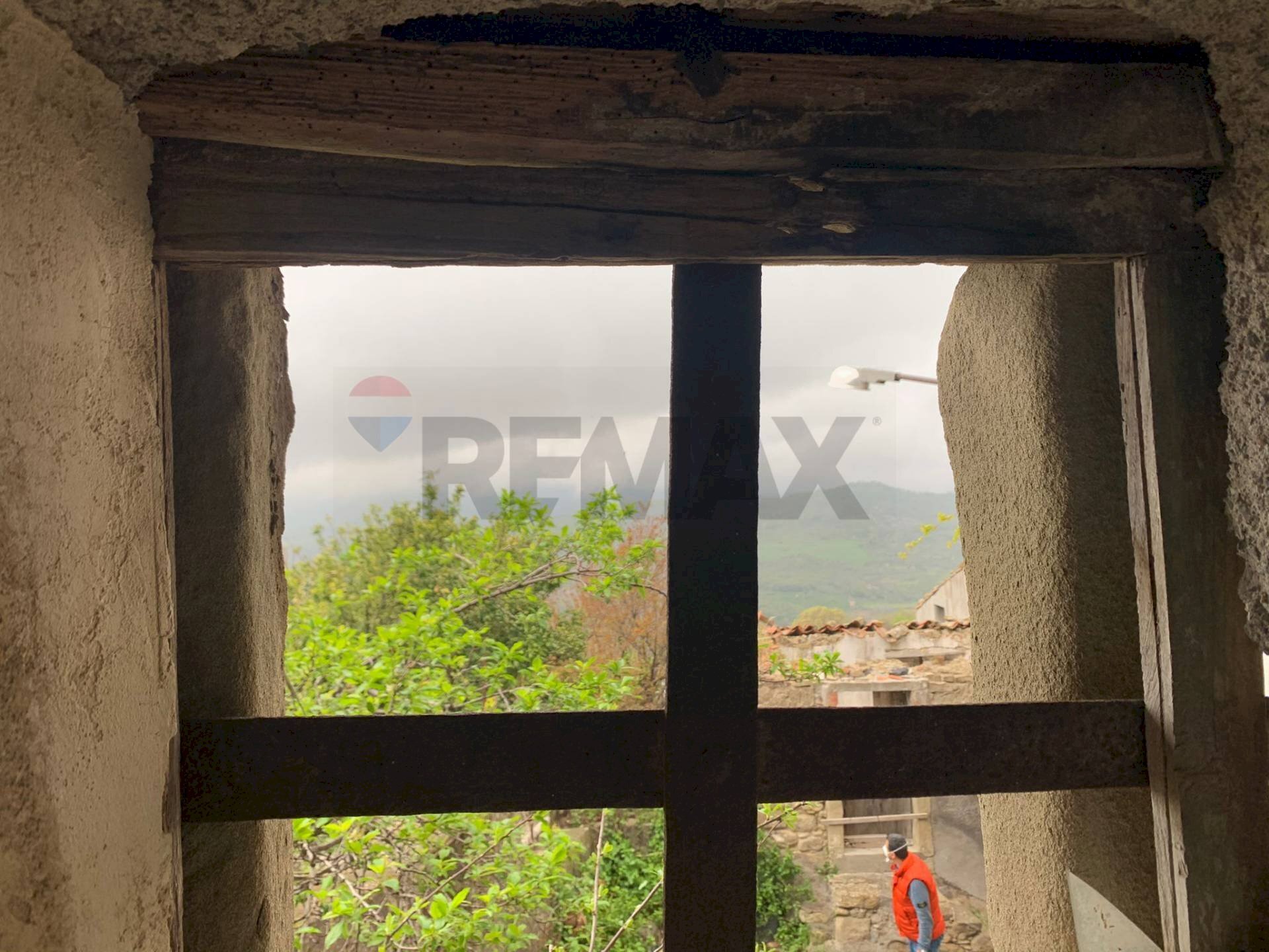 Vista delle montagne - Casa indipendente Via Santa Maria
 
91, Castiglione di Sicilia - foto 1