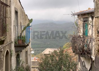 Edificio all\'aperto - Casa indipendente Via Santa Maria
 
91, Castiglione di Sicilia - foto 3