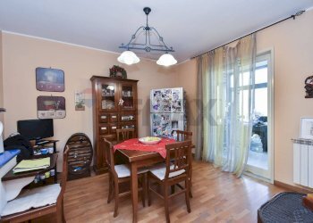 Sala da pranzo - Quadrilocale Via Chiusa della Corte
 
7, Aci Catena - foto 5