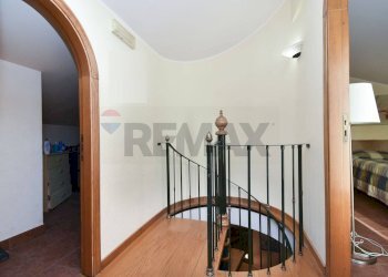 Hall / corridoio - Quadrilocale Via Chiusa della Corte
 
7, Aci Catena - foto 21