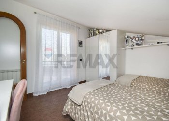 Camera / camera da letto - Quadrilocale Via Chiusa della Corte
 
7, Aci Catena - foto 22