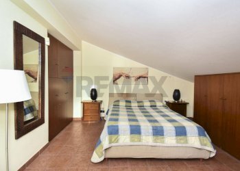 Camera / camera da letto - Quadrilocale Via Chiusa della Corte
 
7, Aci Catena - foto 25