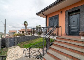 Casa all\'aperto - Villa Via Papa Giovanni XXIII
 
59, Trecastagni - foto 1