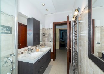 Bagno - Villa Via Papa Giovanni XXIII
 
59, Trecastagni - foto 24