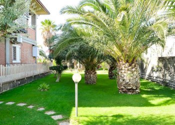 Giardino - Villa via cristoforo colombo
 
30, Mascalucia - foto 12