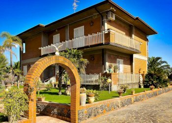 Casa all\'aperto - Villa via cristoforo colombo
 
30, Mascalucia - foto 21