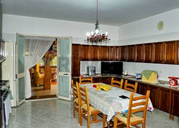 Sala da pranzo - Villa via cristoforo colombo
 
30, Mascalucia - foto 27