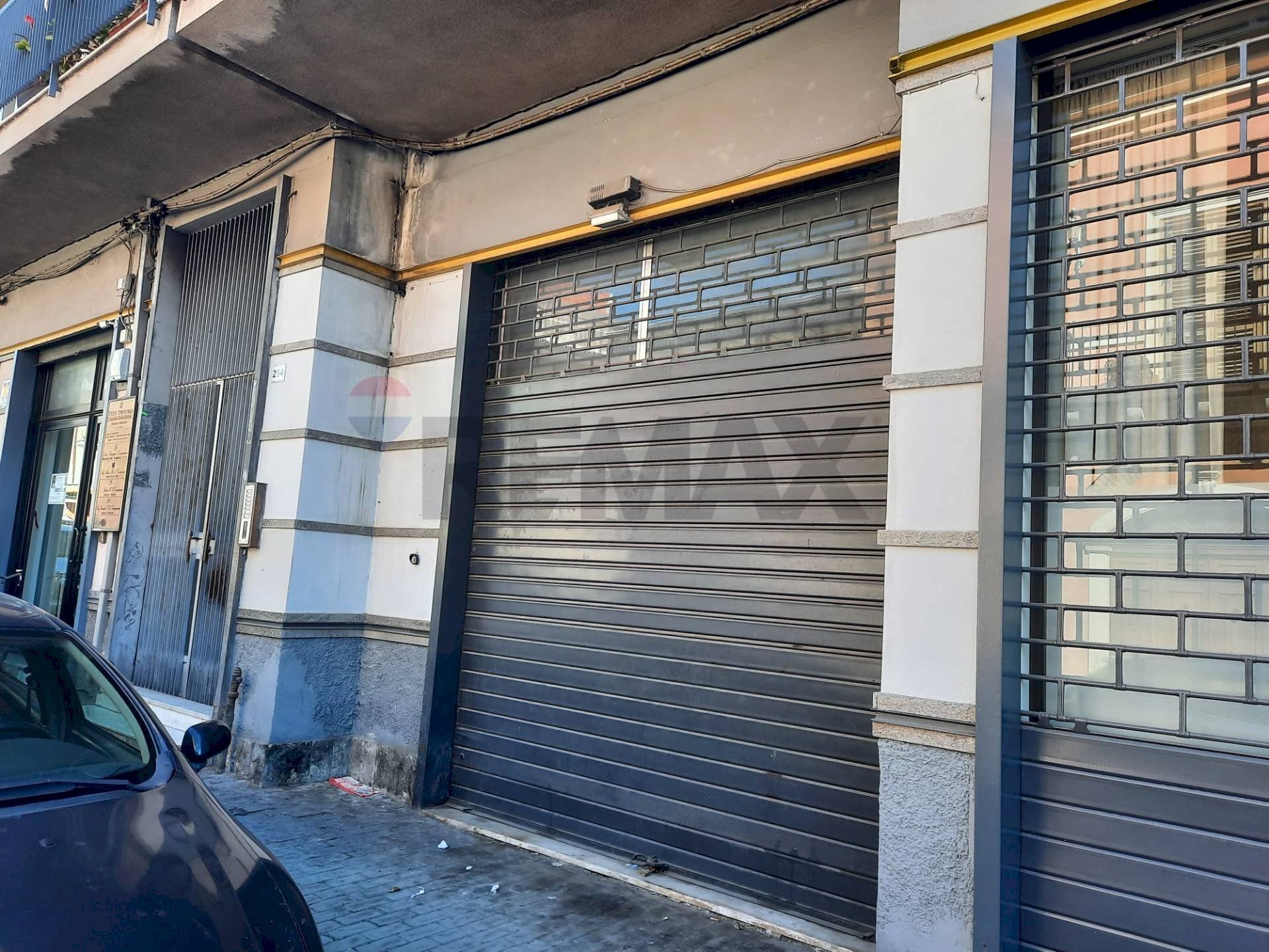 Edificio all\'aperto - Negozio via circumvallazione
 
252/D, Paterno - foto 1