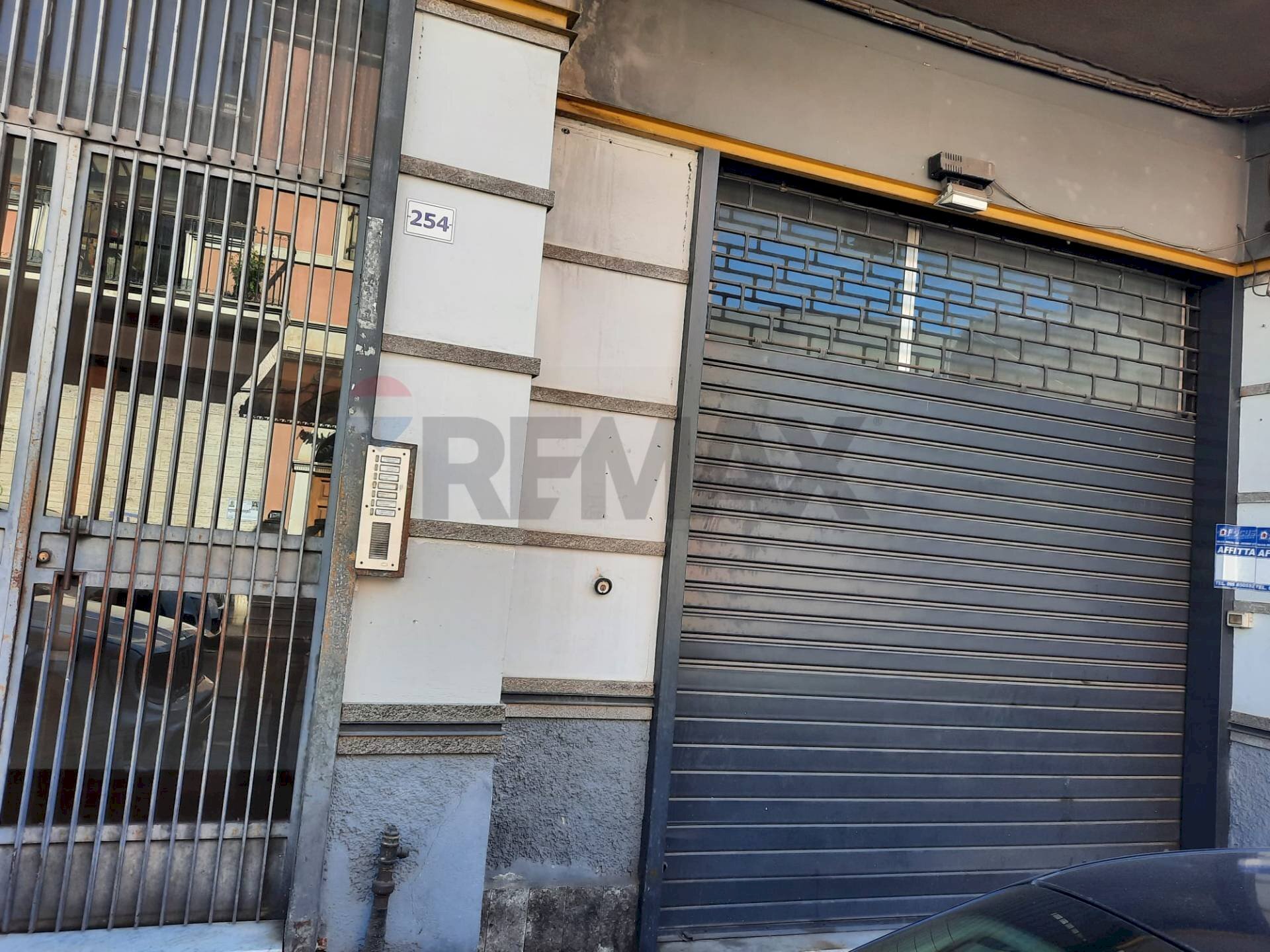 Edificio all\'aperto - Negozio via circumvallazione
 
252/D, Paterno - foto 3