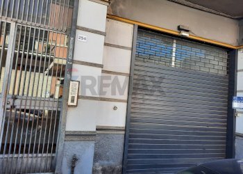 Edificio all\'aperto - Negozio via circumvallazione
 
252/D, Paterno - foto 6