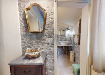 Hall / corridoio - Rustico Località Borgo Magliano
 
32, Fivizzano - foto 10