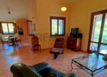 Sala da pranzo - Casa indipendente LOCALITA' SA PIRA
 
SN, Dorgali - foto 9