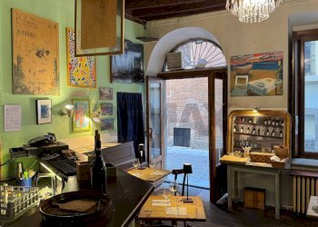 Sala da pranzo - Attività Commerciale Via Santa Chiara
 
24bis, Torino - foto 8