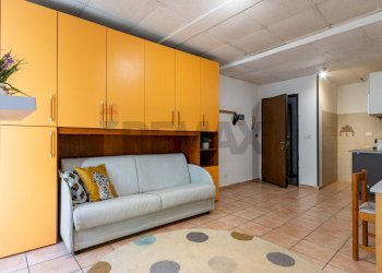 Sala da pranzo - Monolocale Monticello Brianza - foto 6