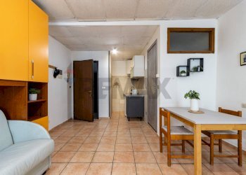 Sala da pranzo - Monolocale Monticello Brianza - foto 7