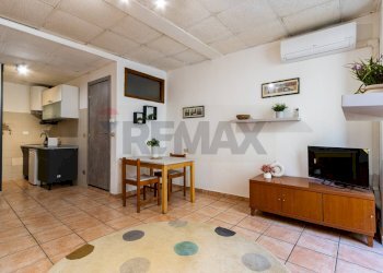 Sala da pranzo - Monolocale Monticello Brianza - foto 8