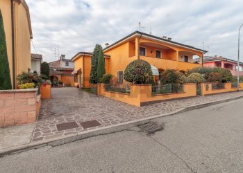 Casa all\'aperto - Casa semi indipendente Via Marino Galvani
 
5, Viadana - foto 1