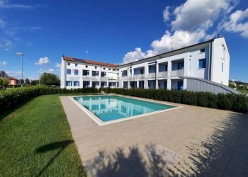 Piscina - Appartamento via Ghiacciaia
 
69, Santa Giustina in Colle - foto 1