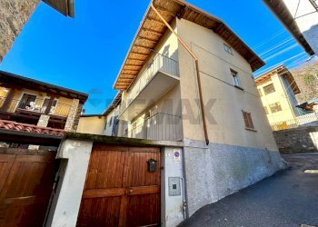 Edificio all\'aperto - Casa indipendente Costa Volpino - foto 1