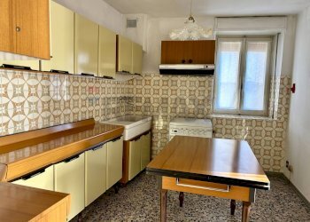 Cucina - Casa indipendente Costa Volpino - foto 6