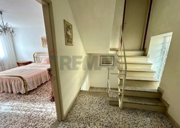 Scale - Casa indipendente Costa Volpino - foto 17