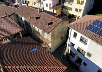 Edificio all\'aperto - Casa indipendente Costa Volpino - foto 34