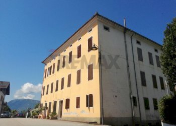 Edificio all\'aperto - Casa semi indipendente Alpago - foto 2