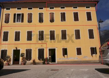 Edificio all\'aperto - Casa semi indipendente Alpago - foto 3