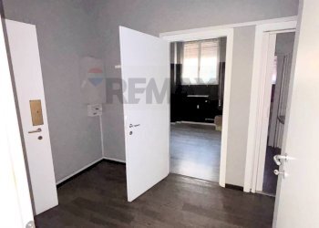 Hall / corridoio - Shop via magnani Ricotti
 
8, Novara - photo 4