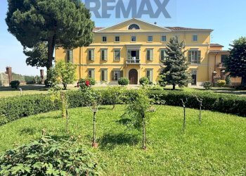 Giardino - Casa indipendente via Ferraris Napoleone
 
34, Castel San Giovanni - foto 1