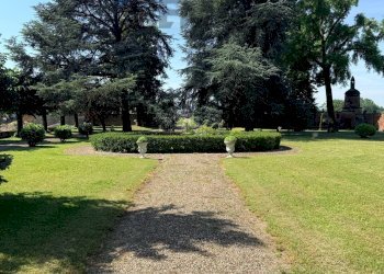 Giardino - Casa indipendente via Ferraris Napoleone
 
34, Castel San Giovanni - foto 30