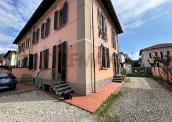 Edificio all\'aperto - Appartamento Barga - foto 12
