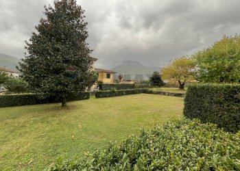 Giardino - Casa indipendente Coreglia Antelminelli - foto 7