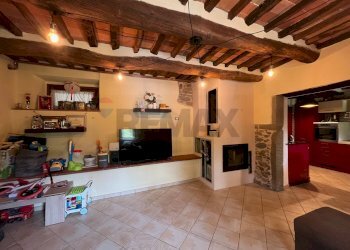 Soggiorno - Casa semi indipendente località Debbio
 
3, Bagni di Lucca - foto 1