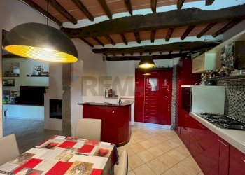 Cucina - Casa semi indipendente località Debbio
 
3, Bagni di Lucca - foto 3