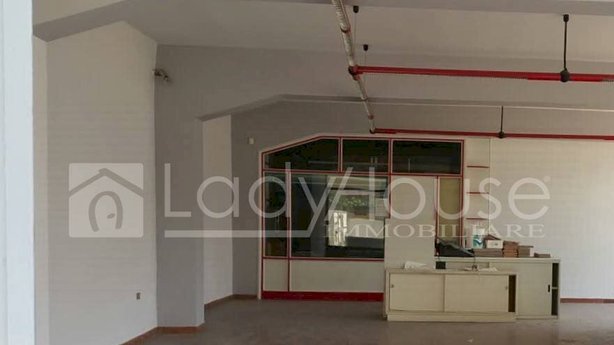Foto 2 - Commercial Premises via Tancredi, Parabita - photo 2