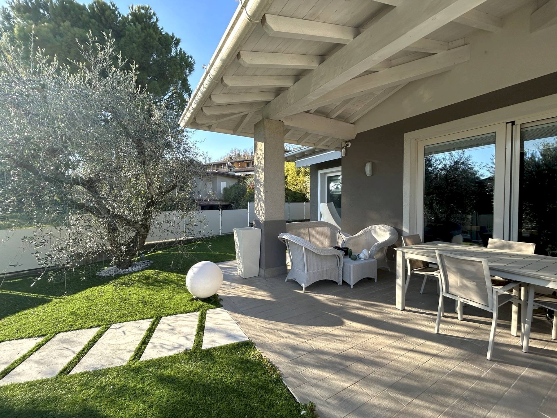 IL PORTICO DELLA VILLA - Villa via Gaslago
 
32, Polpenazze del Garda - foto 2