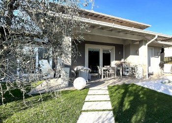 PORTICO ARREDATO - Villa via Gaslago
 
32, Polpenazze del Garda - photo 3